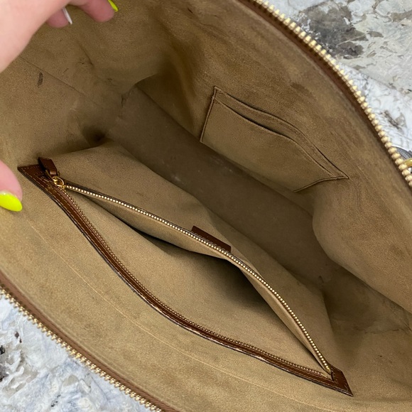 Gucci Supreme Tote - Picture 16 of 16